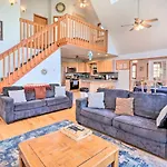 Lakefront Home With Deck, 7 Mi To Boulder Mountain!