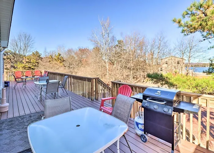 Lakefront Home With Deck, 7 Mi To Boulder Mountain!